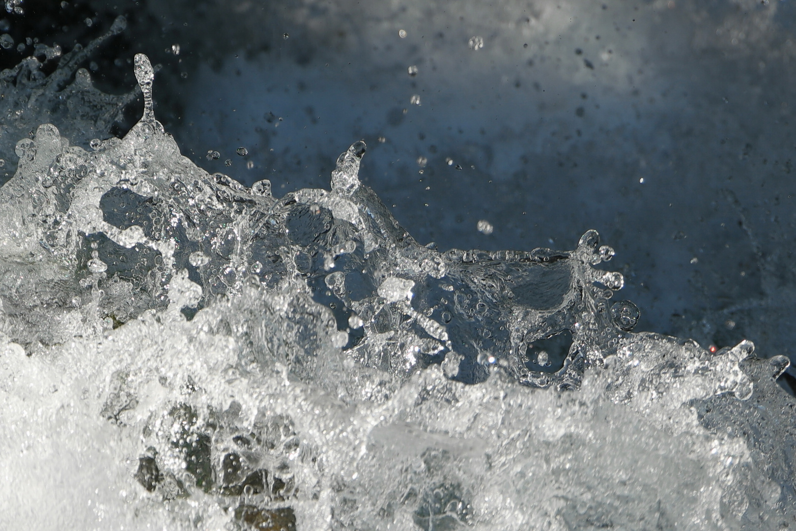 Unter dem Wasserfall