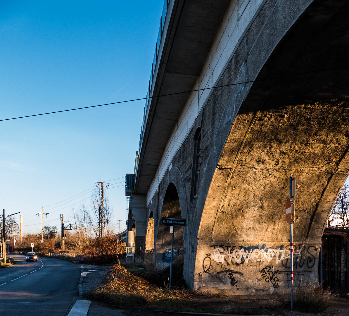 Unter den Bögen der Floridsdorfer Hochbahn