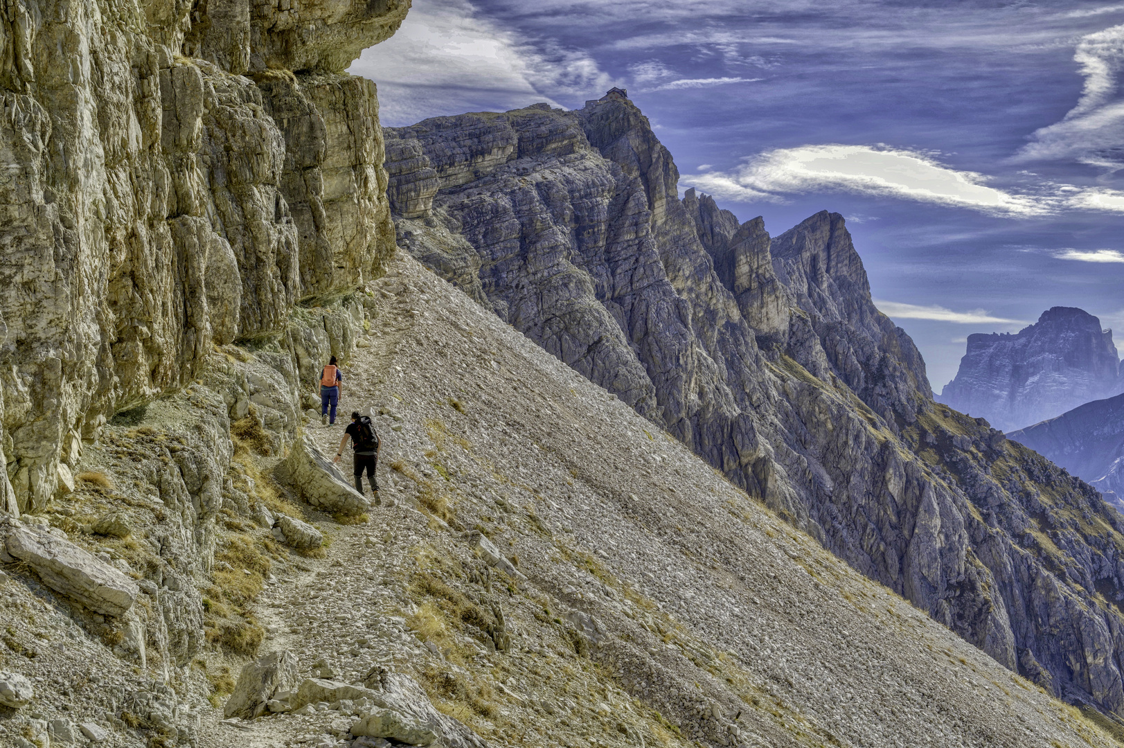 Unter den Felsen