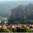 Unter den Felsen geduckt