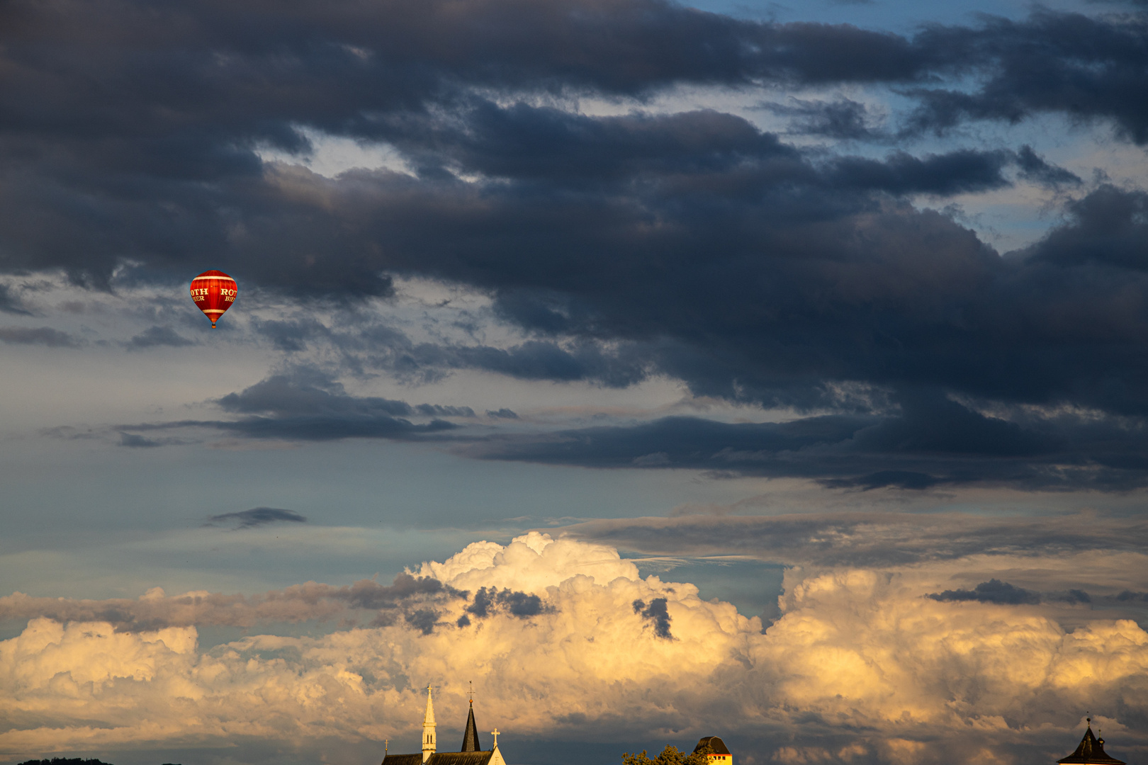 "Unter den Wolken"