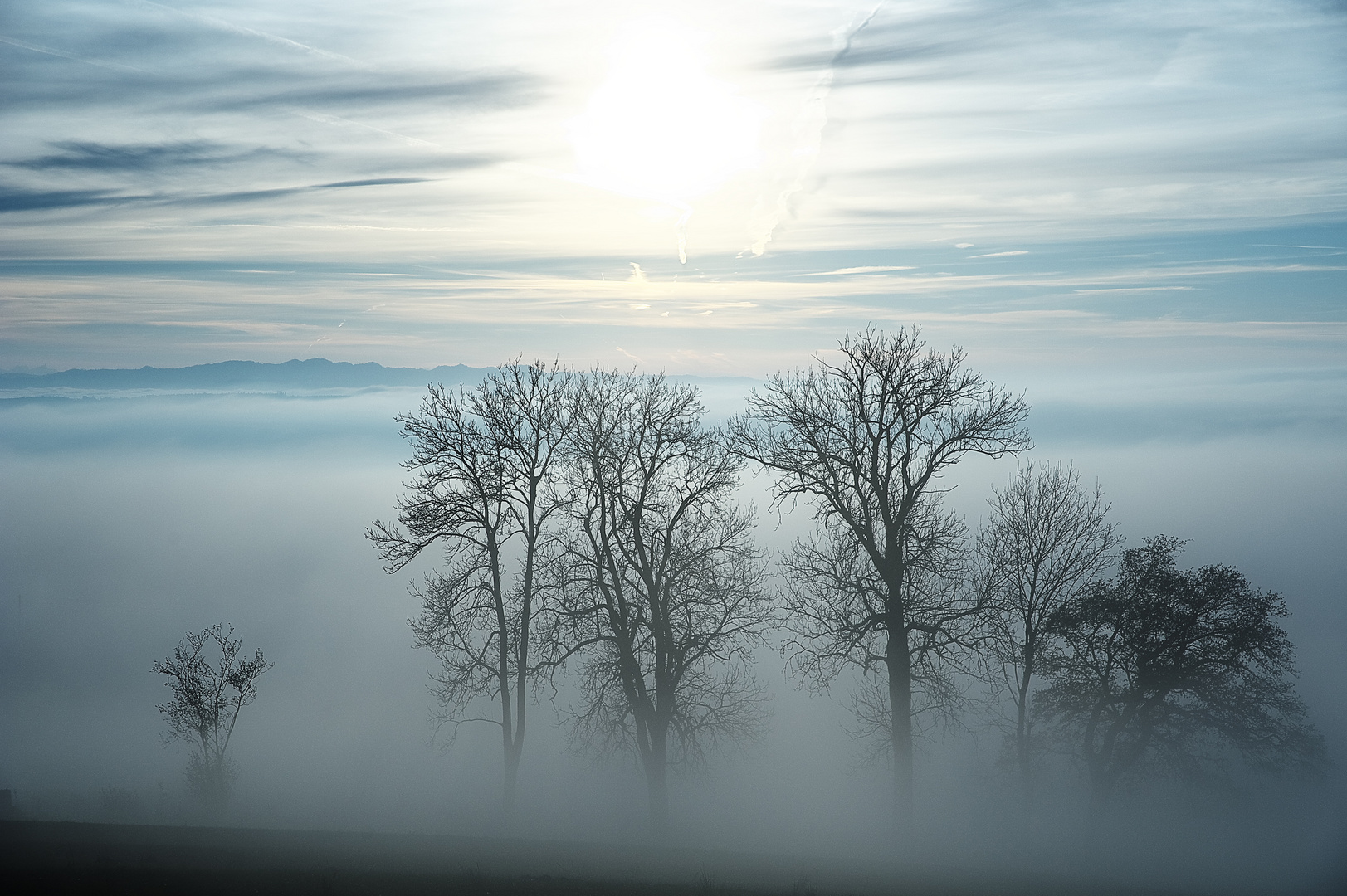 [ Unter den Wolken... ]