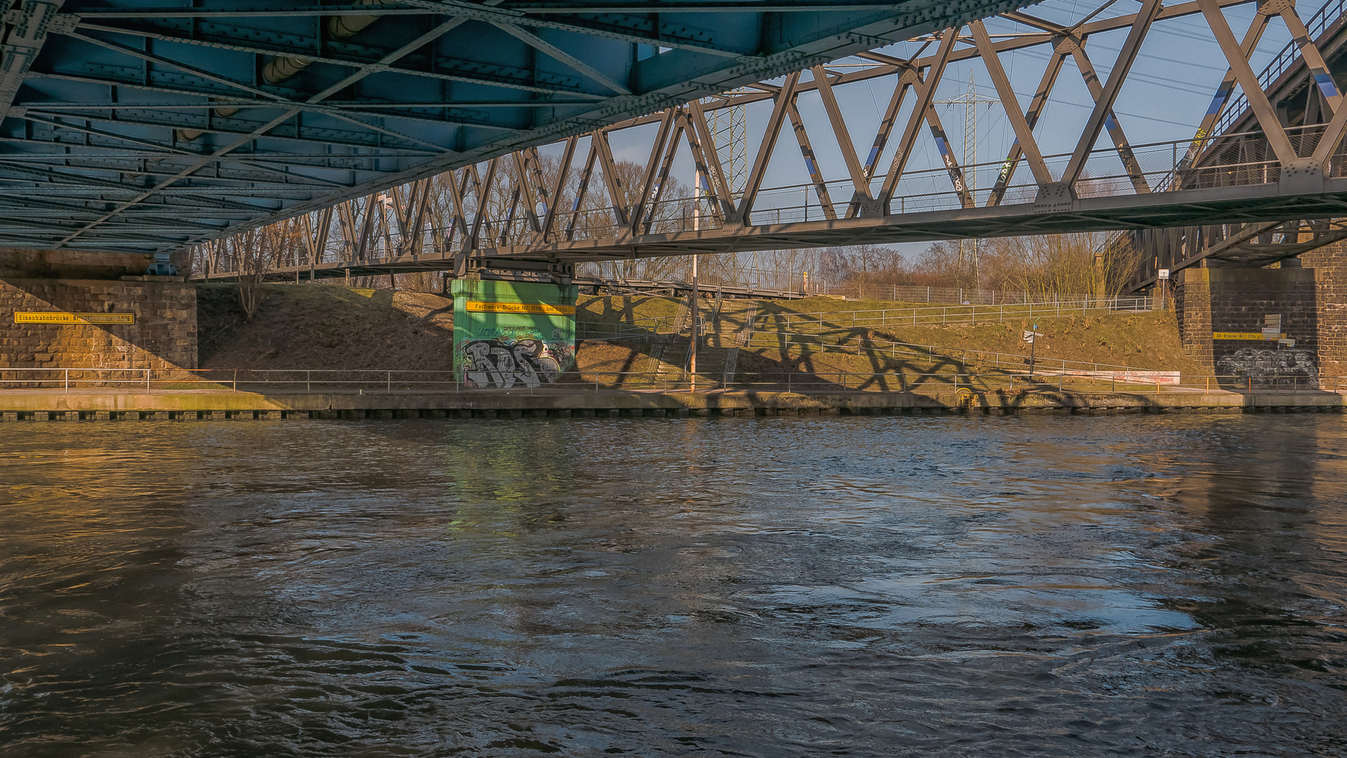 Unter der Blauen Brücke