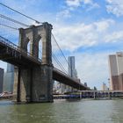 Unter der Brooklyn Bridge.