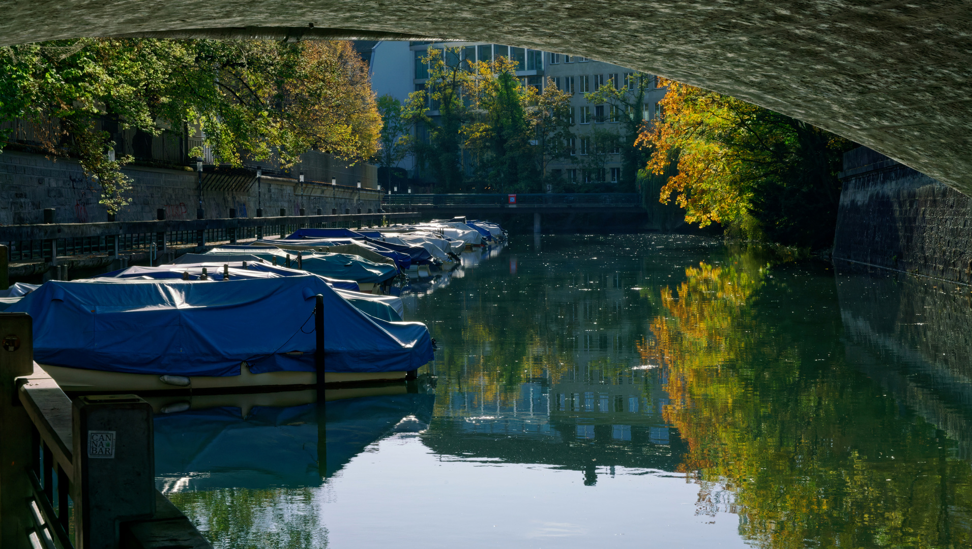 Unter der Brücke