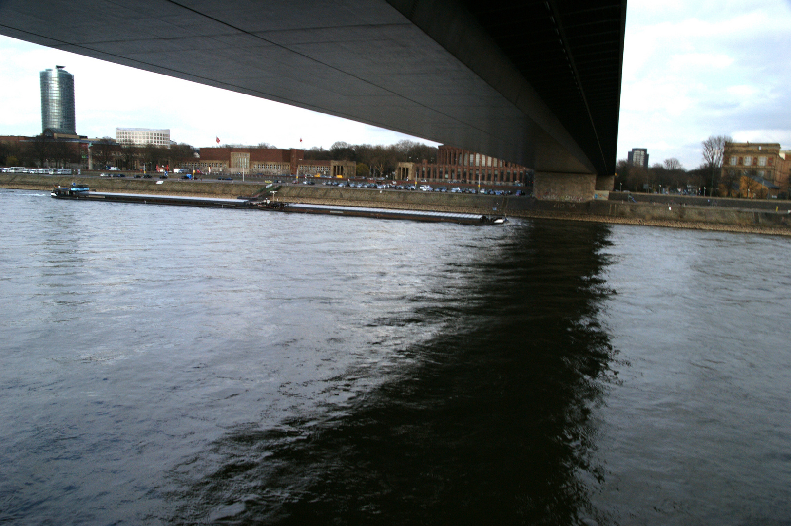 Unter der Brücke....