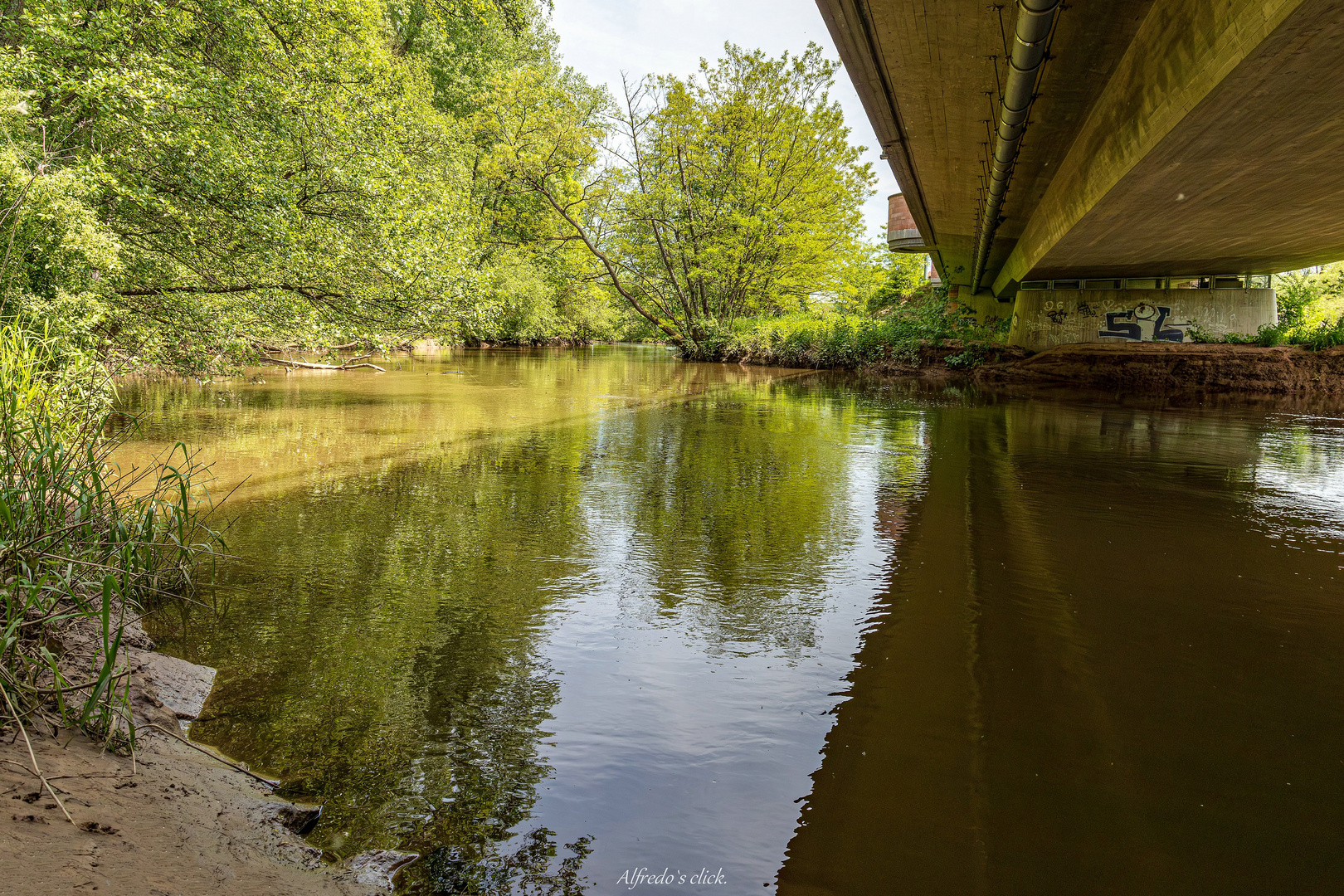 Unter der Brücke