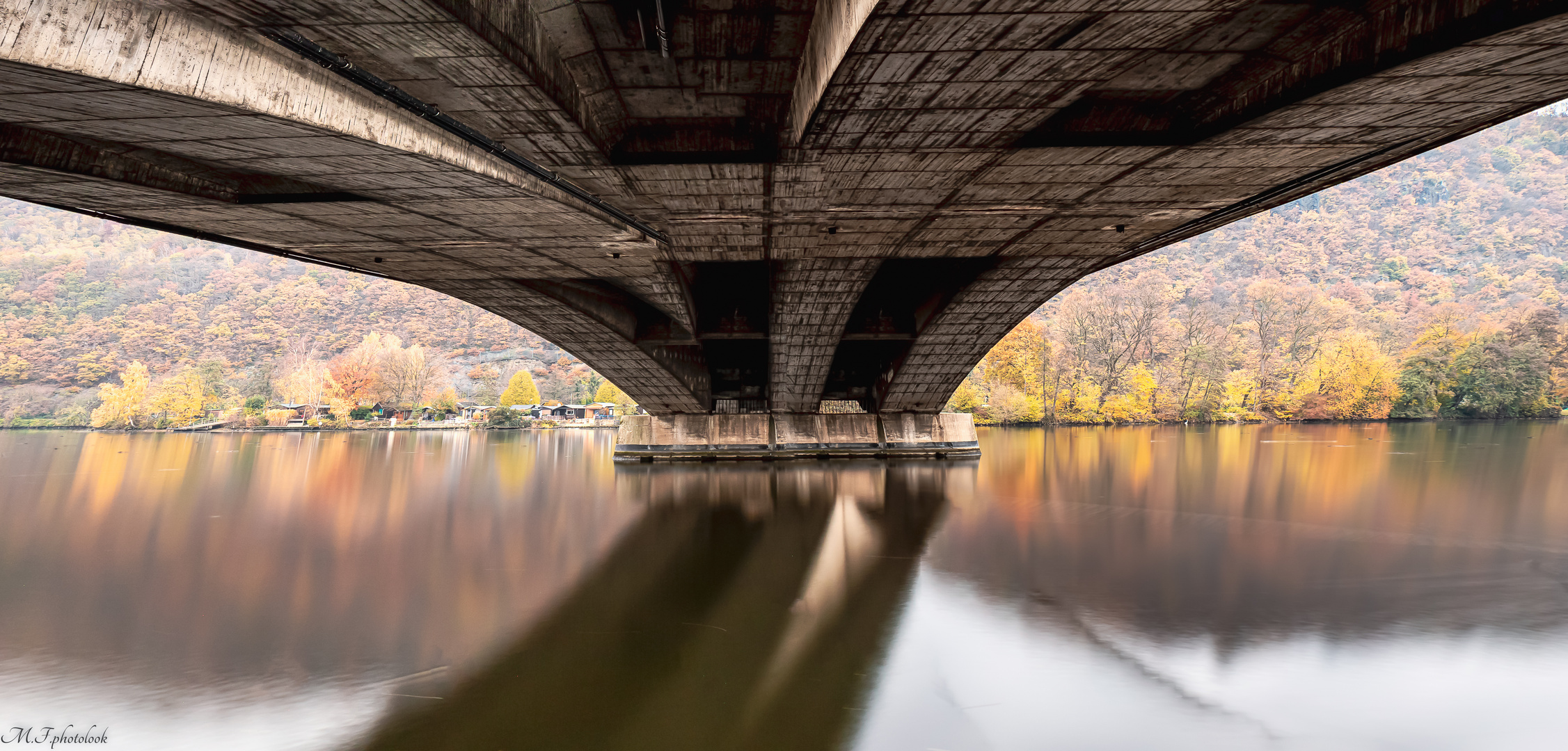 Unter der Brücke