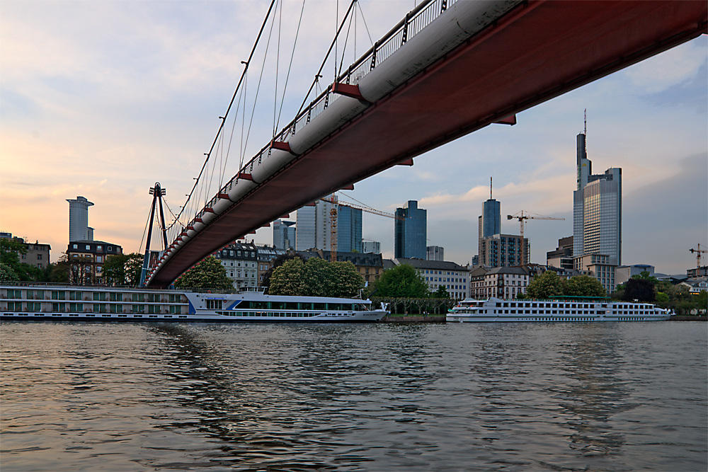 Unter der Brücke