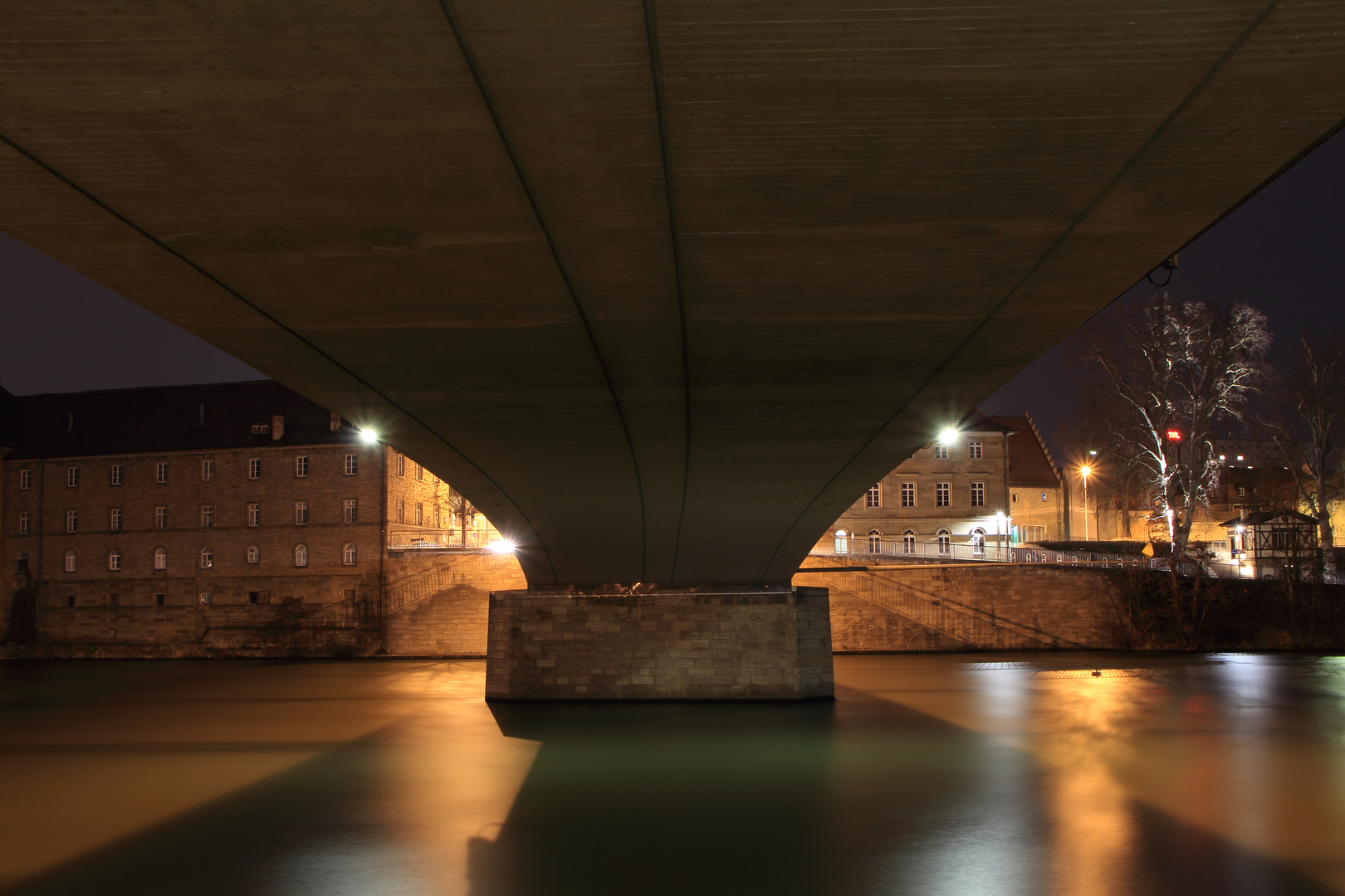 Unter der Brücke