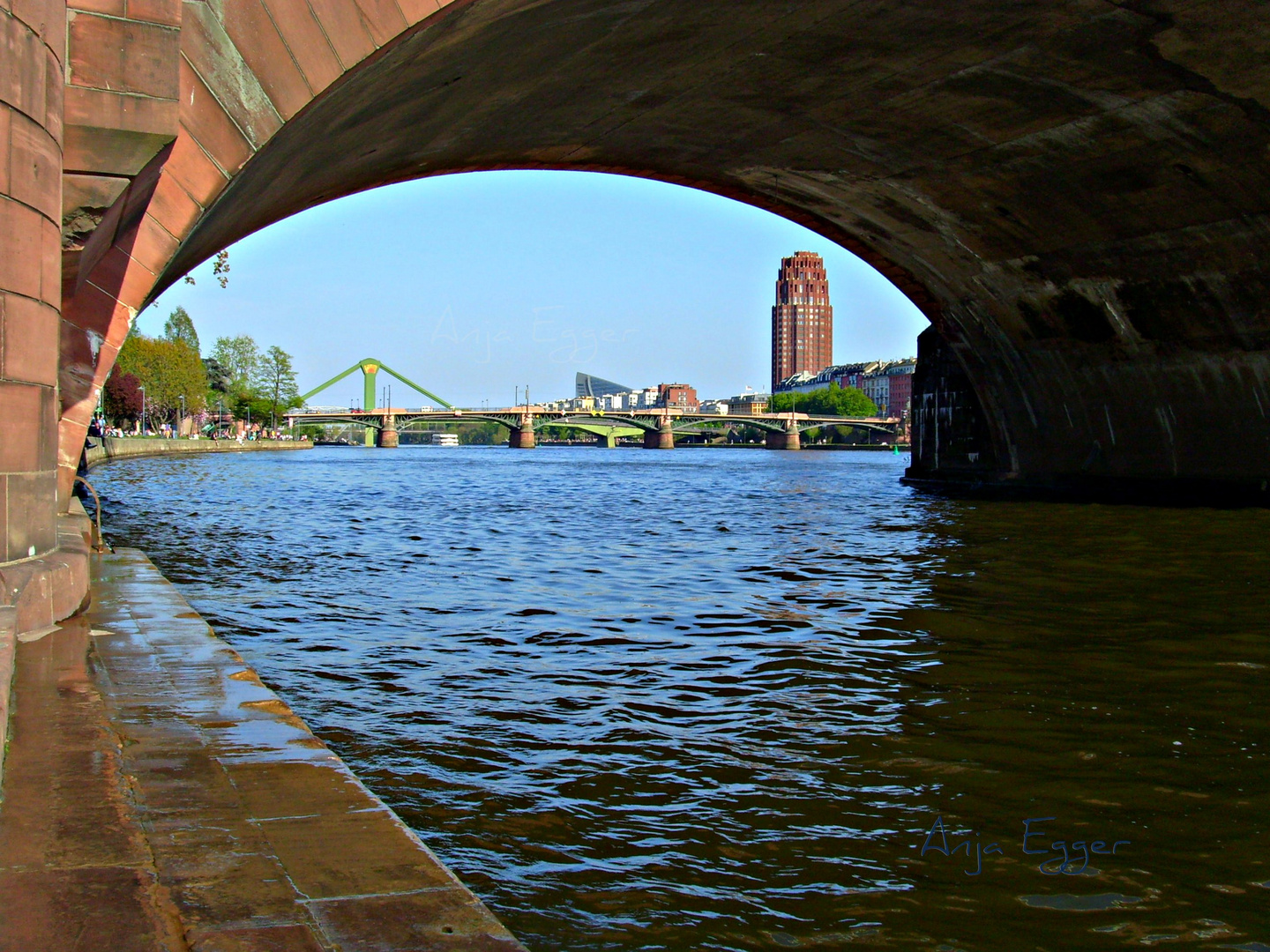 Unter der Brücke