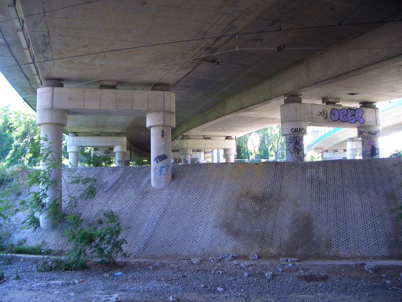 unter der Brücke