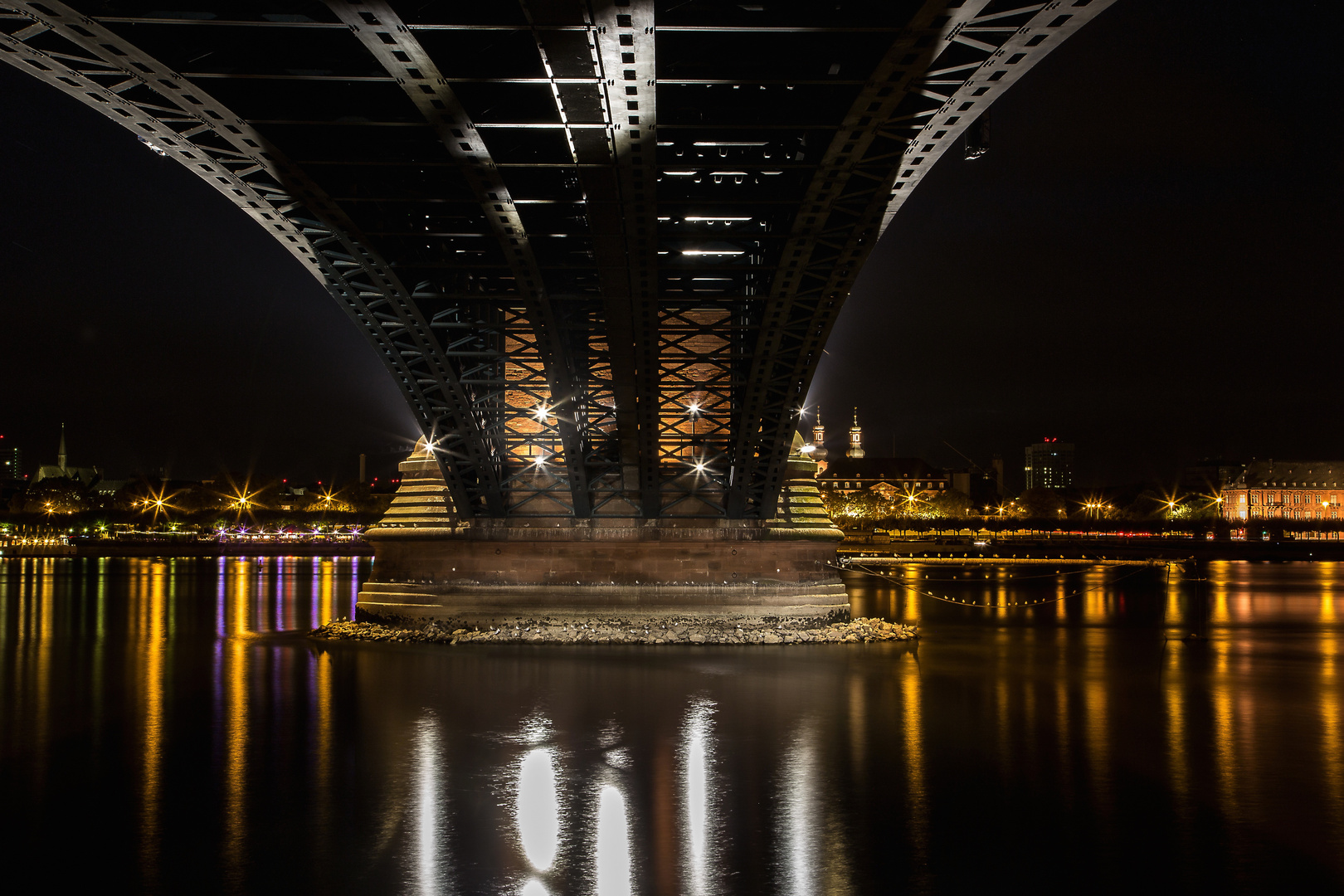 Unter der Brücke 