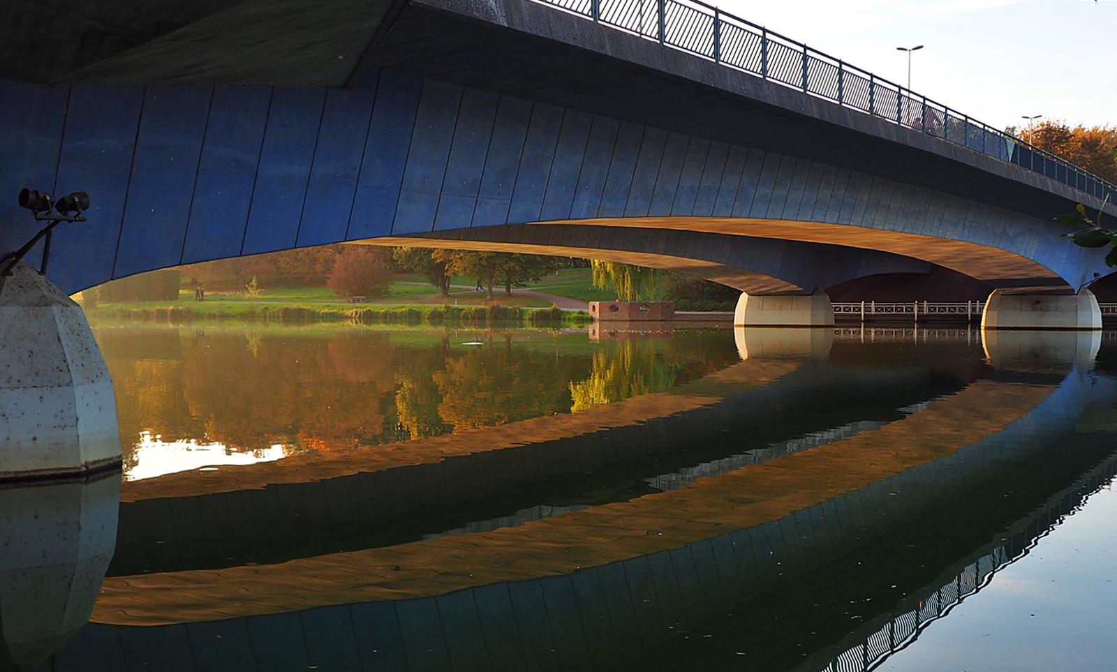 Unter der Brücke...