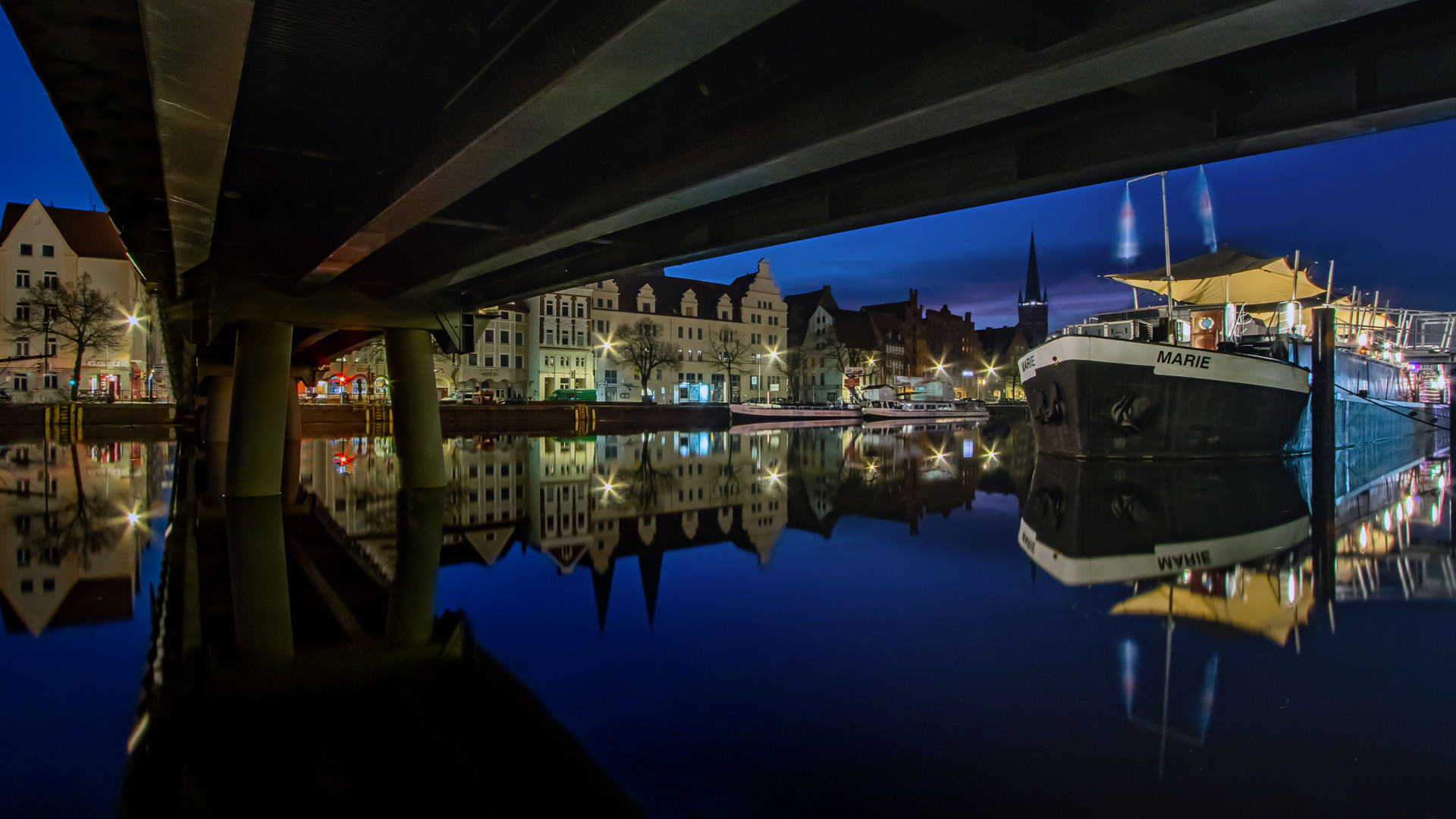 unter der Brücke