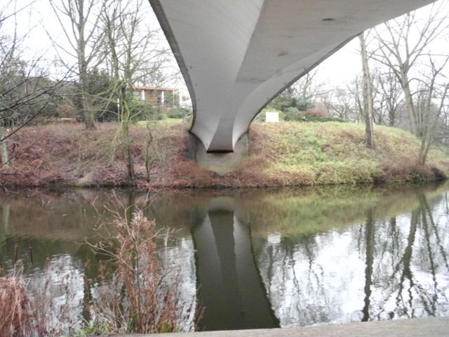 Unter der Brücke