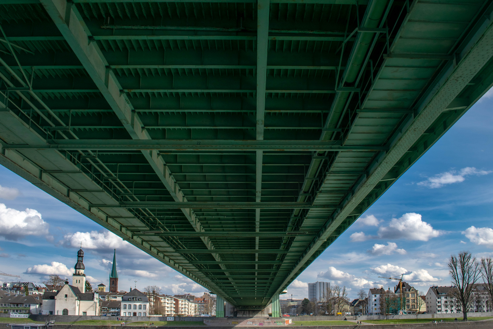 Unter der Brücke 