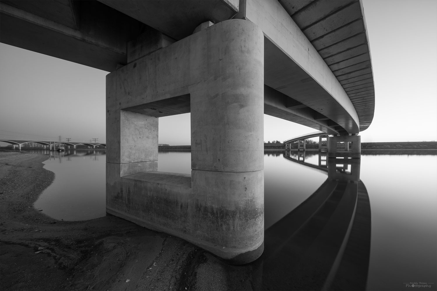 Unter der Brücke