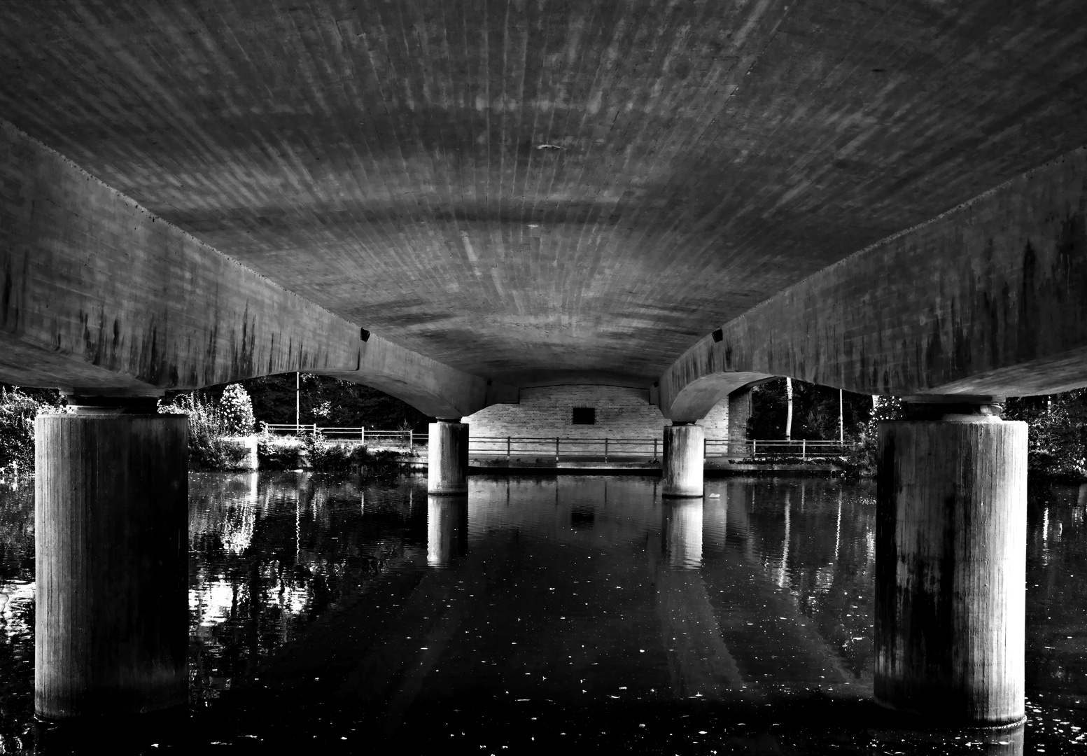 Unter der Brücke