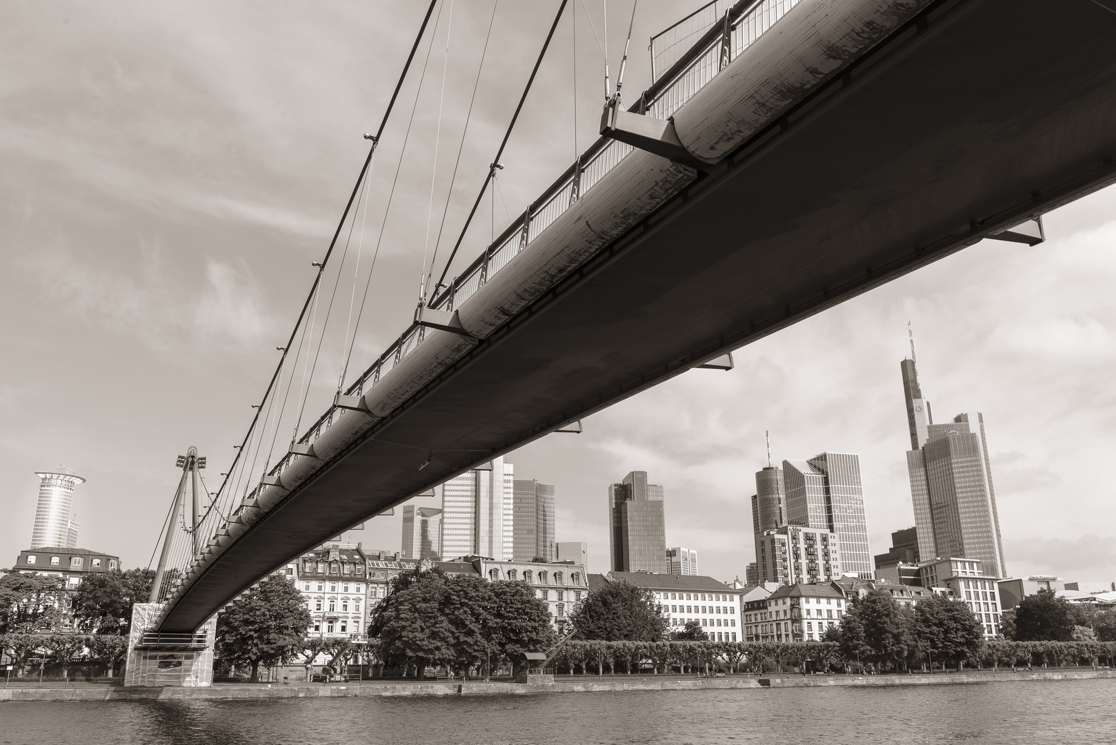 Unter der Brücke