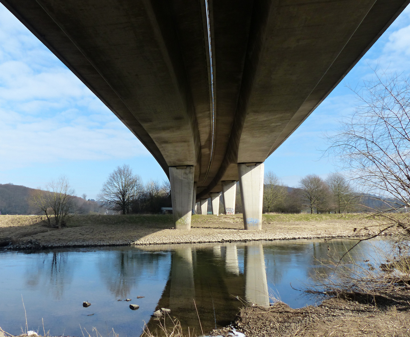 unter der Brücke