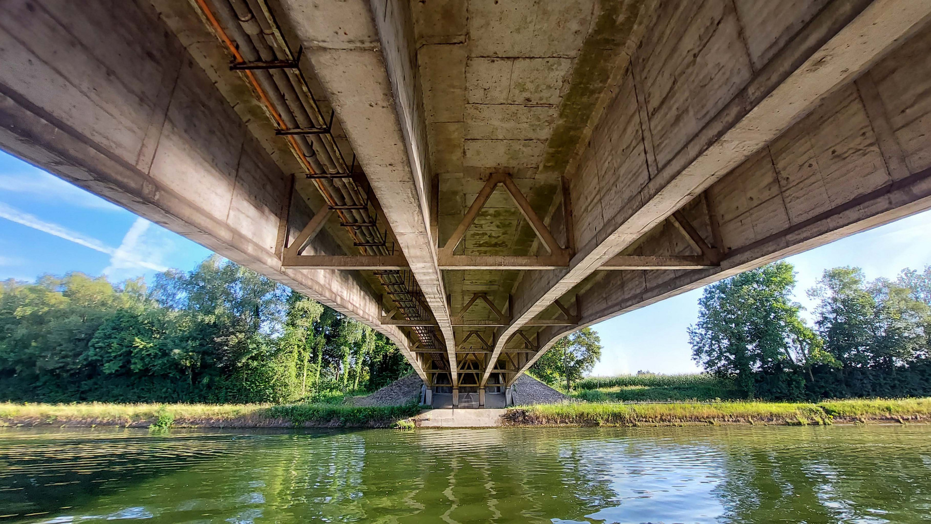 Unter der Brücke...