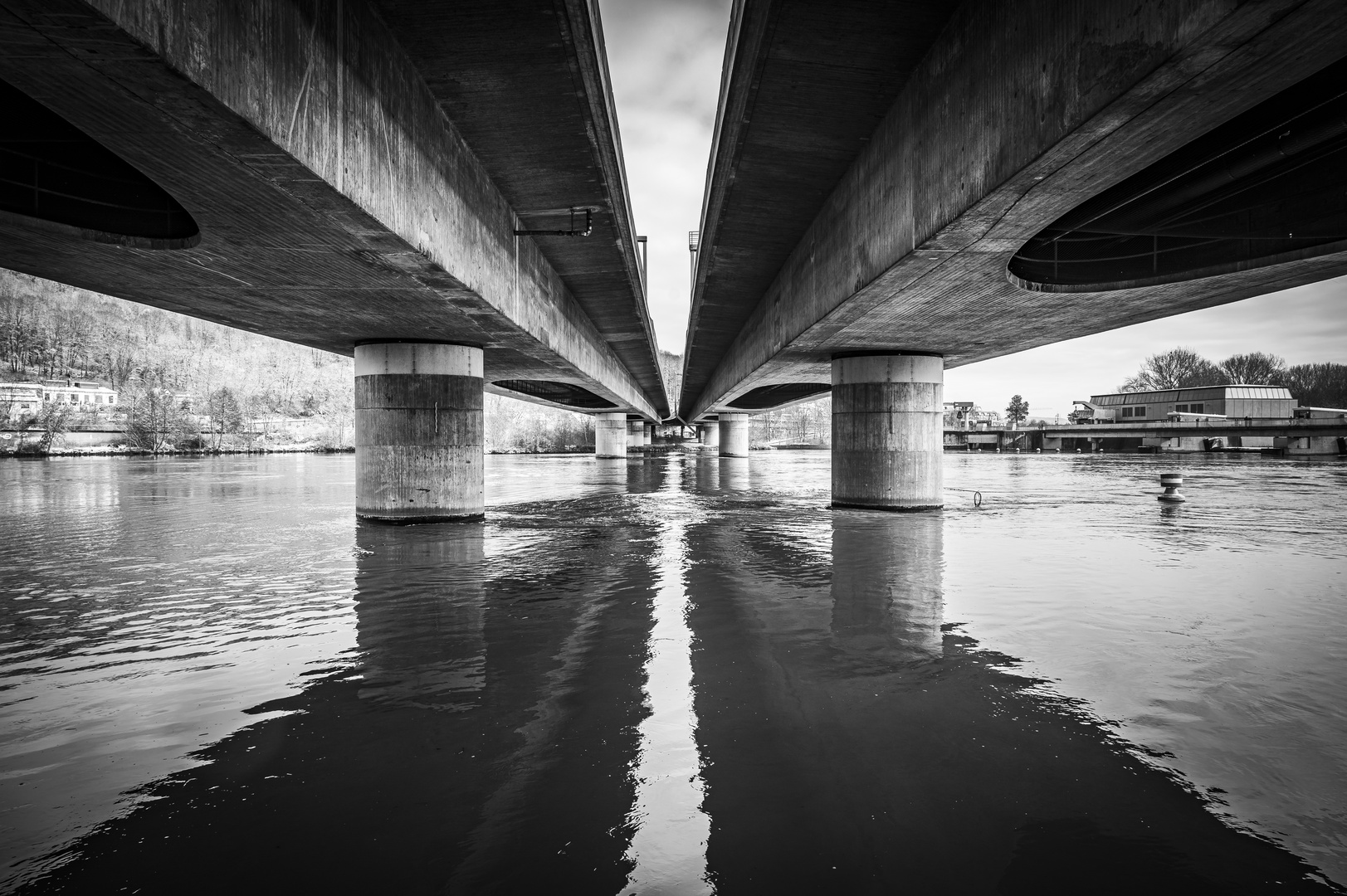 Unter der Brücke