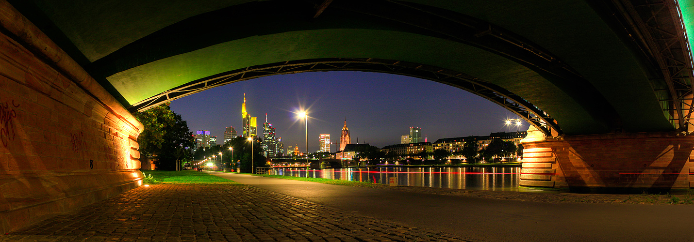 Unter der Brücke