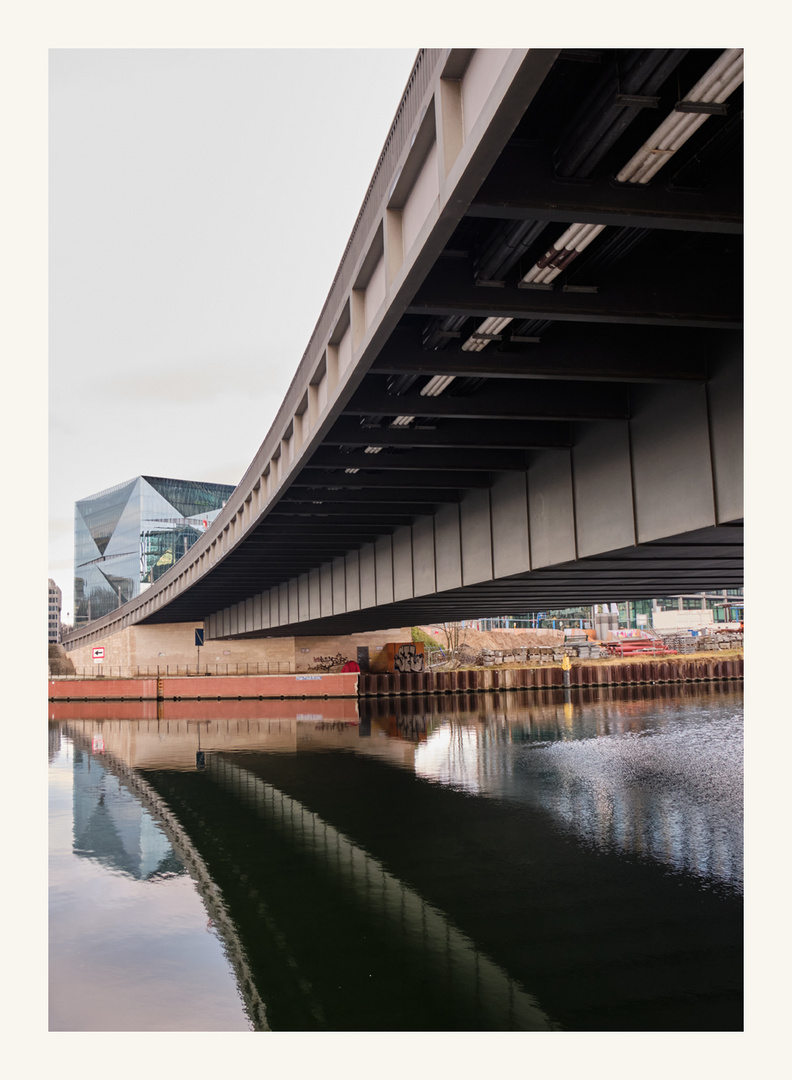 unter der Brücke