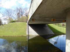 Unter der Brücke...