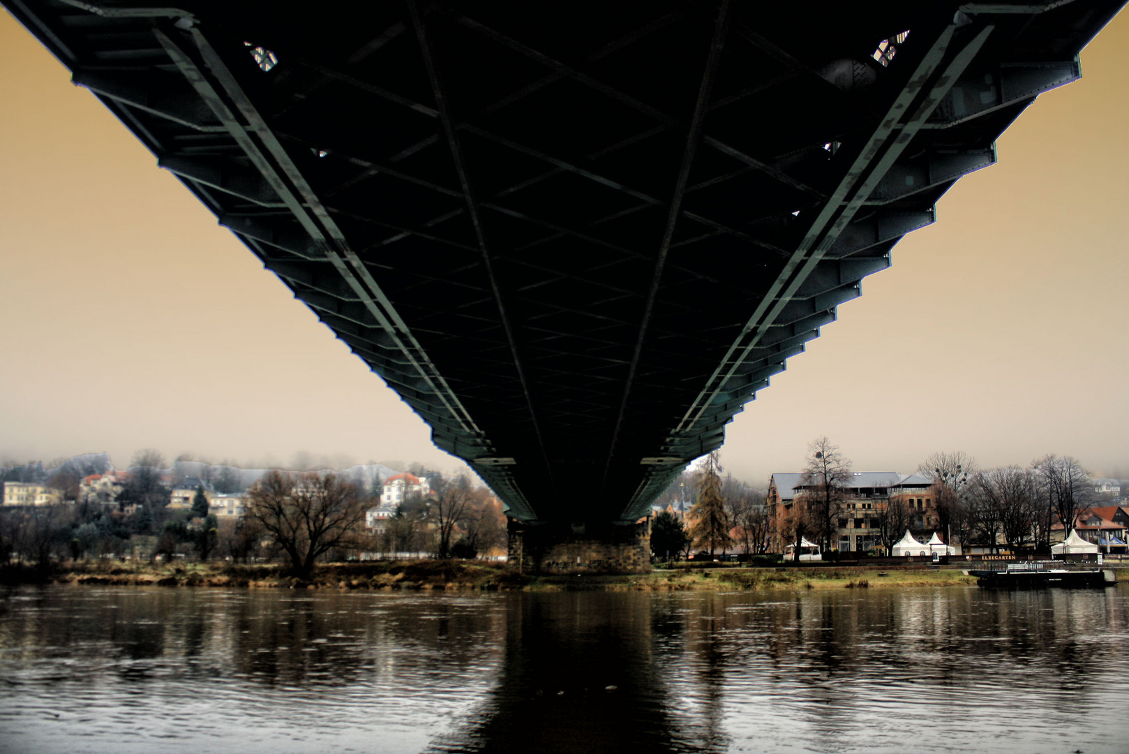 unter der brücke