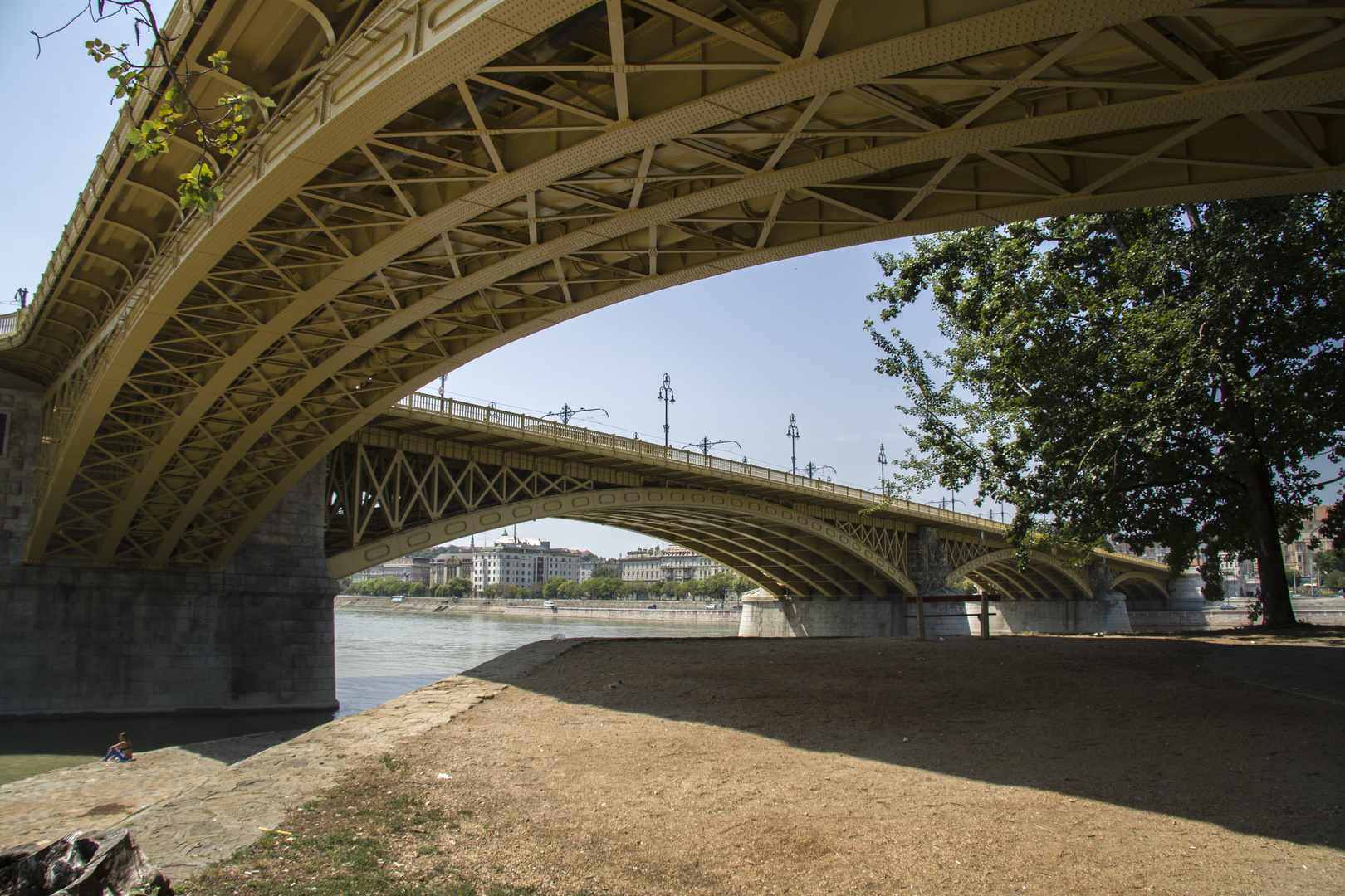 Unter der Brücke