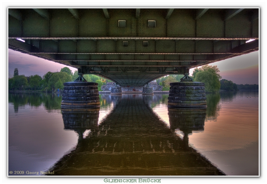 Unter der Glienicker Brücke