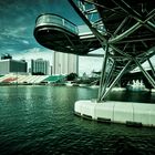 Unter der Helix Bridge in Singapur