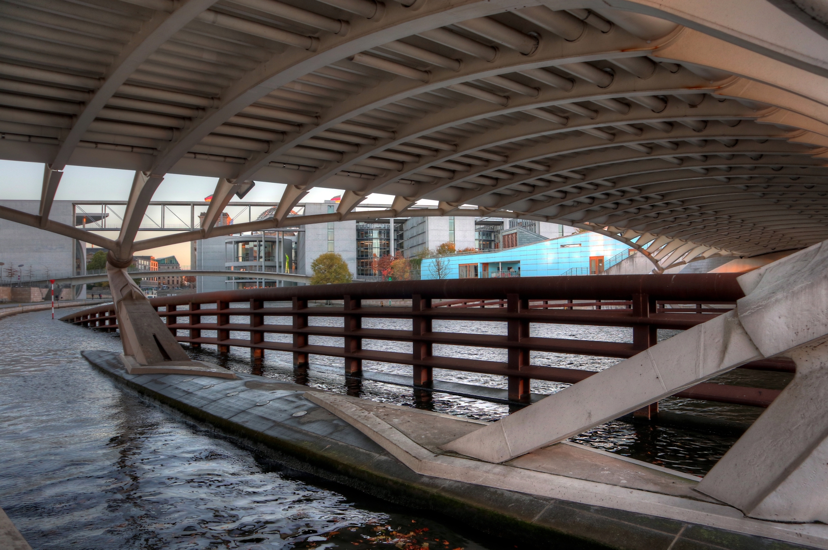 Unter der Kronprinzenbrücke