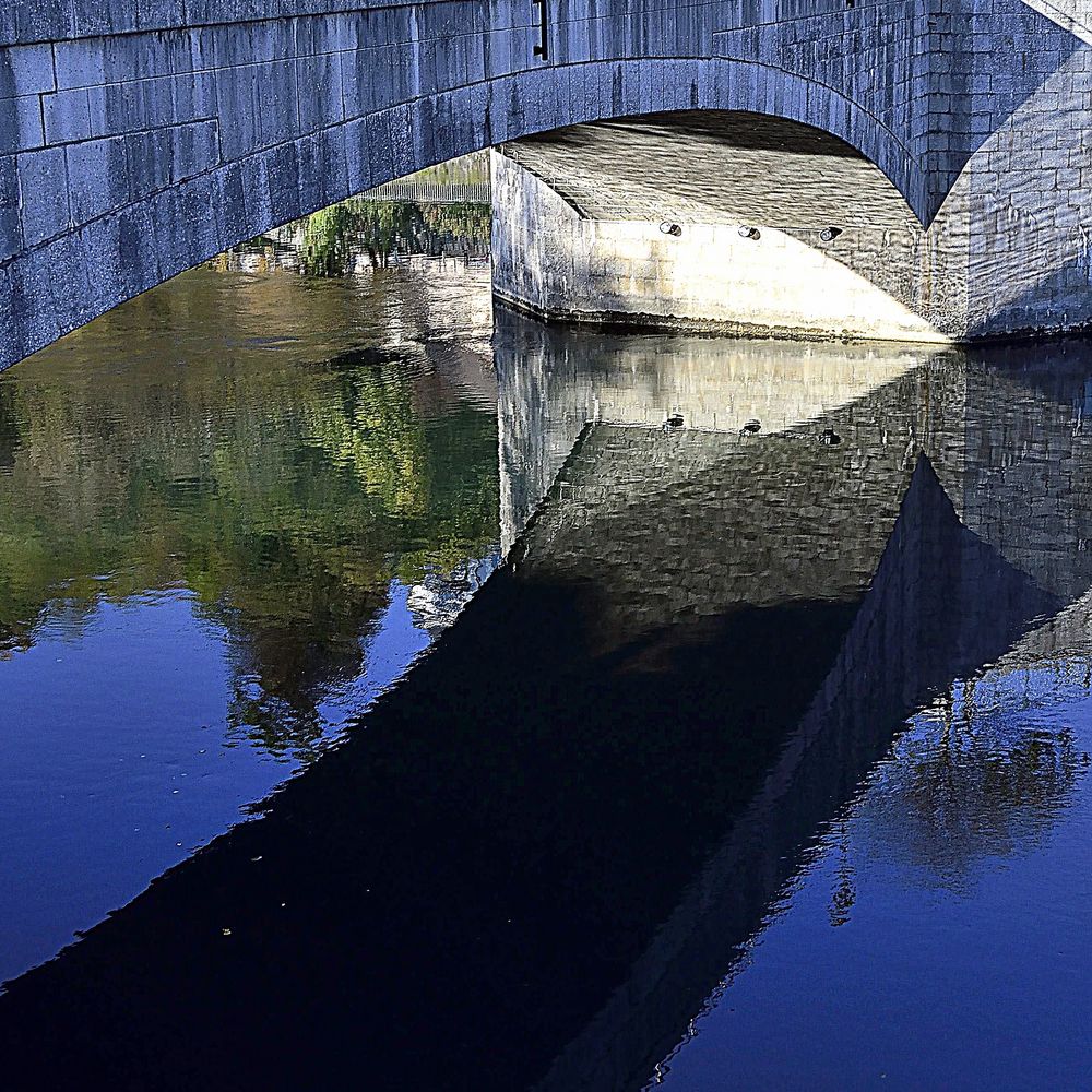 Unter der Laufenburger Rhein - Steinbrücke