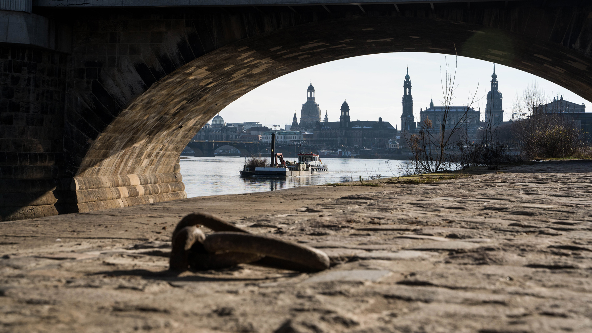 Unter der Marienbrücke