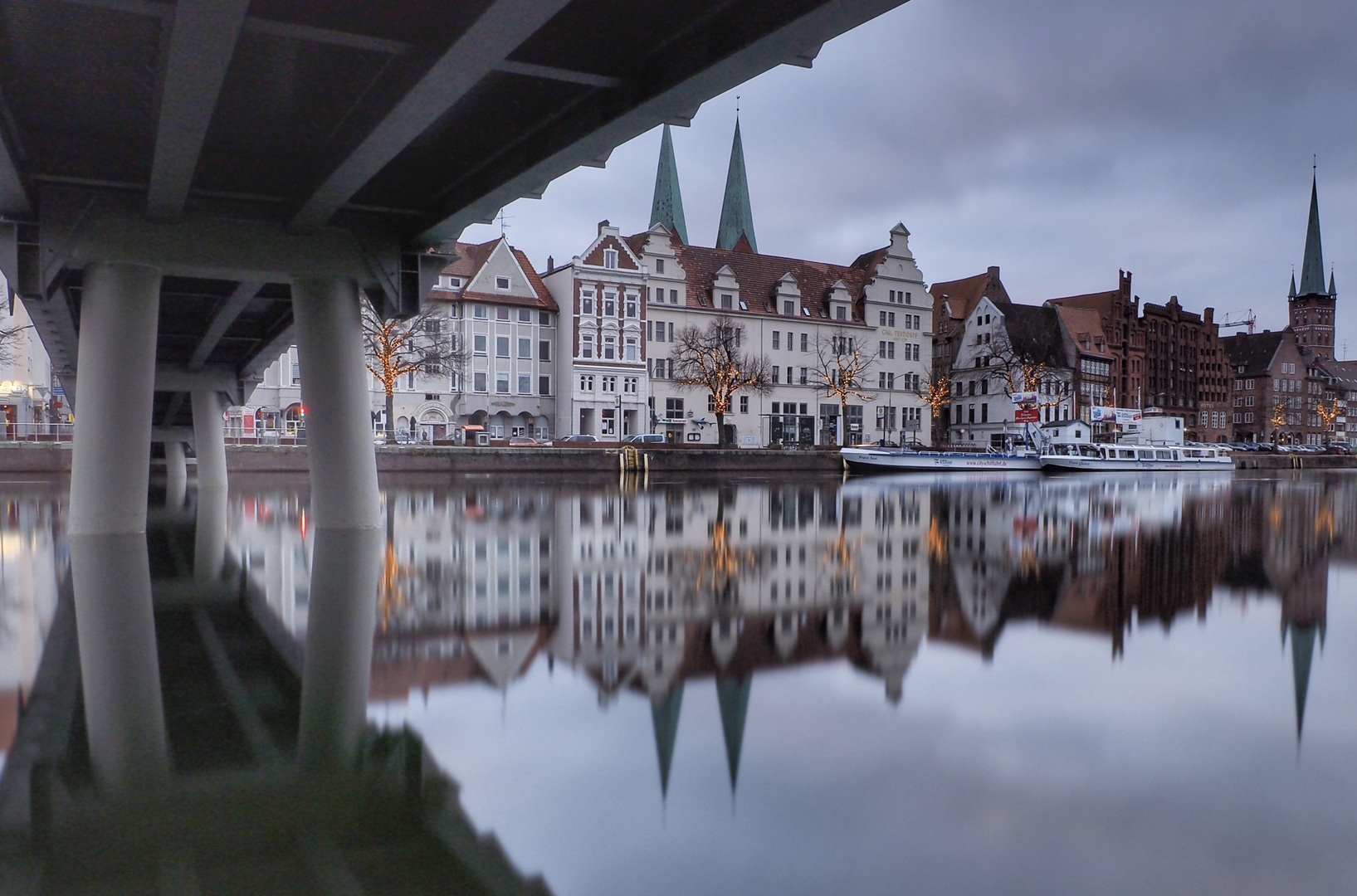 unter der neuen Brücke