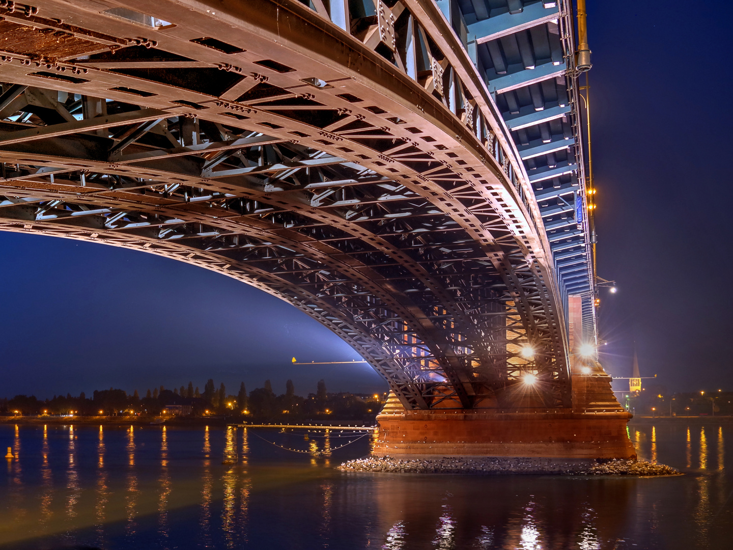 Unter der Rheinbrücke Foto & Bild deutschland, europe, rheinland