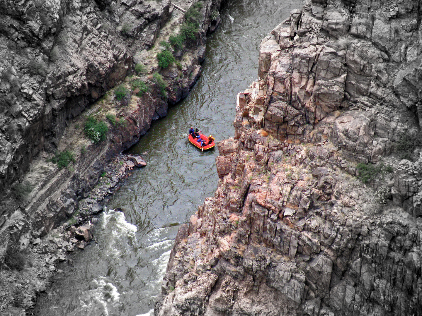 UNTER DER ROYAL GORGE BRIDGE....