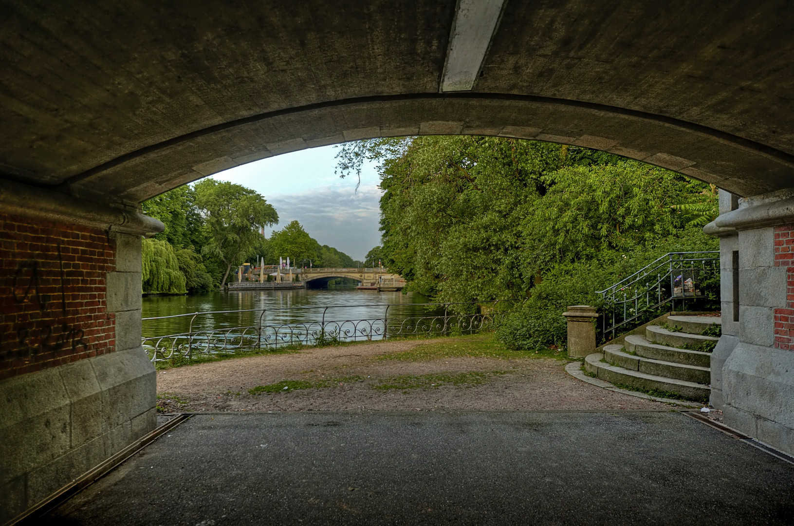 unter der Schwanenwikbrücke