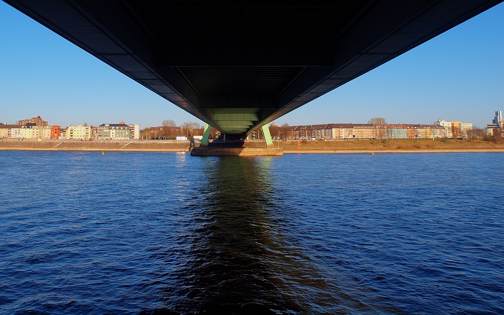 unter der Severinsbrücke in Köln