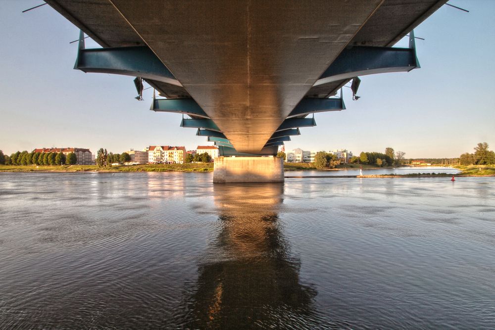 Unter der Stadtbrücke