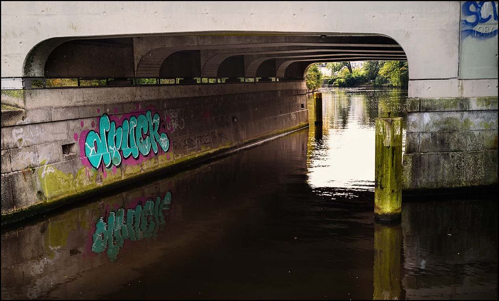 Unter der Streekbrücke durchgeschaut ...