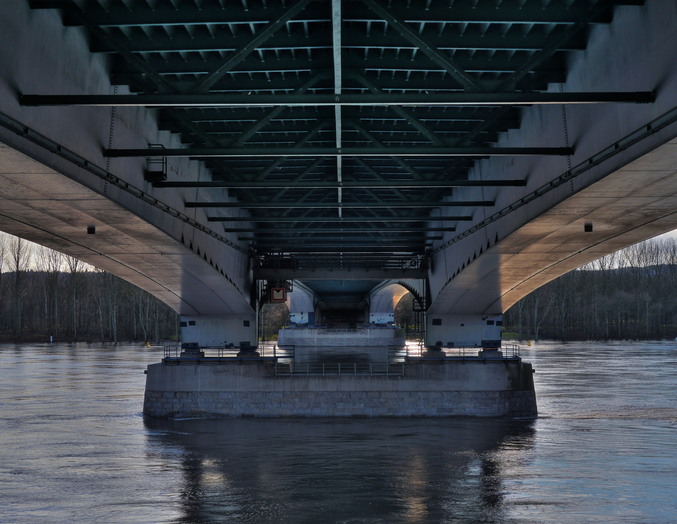 ... unter der Südbrücke