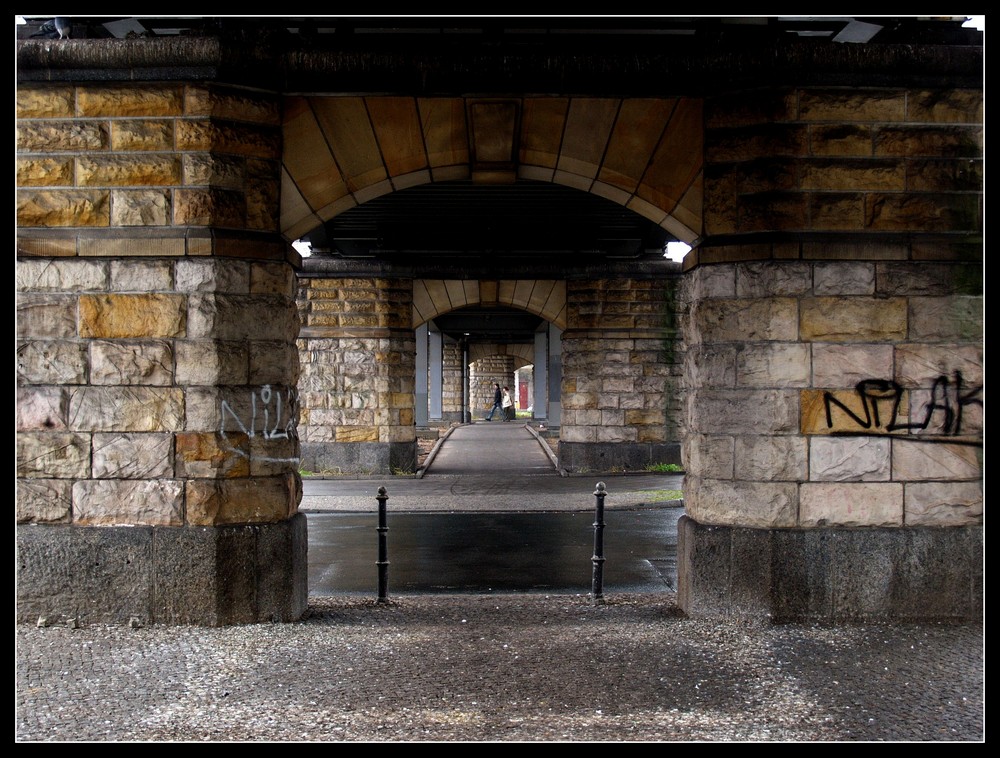 unter der U-Bahn