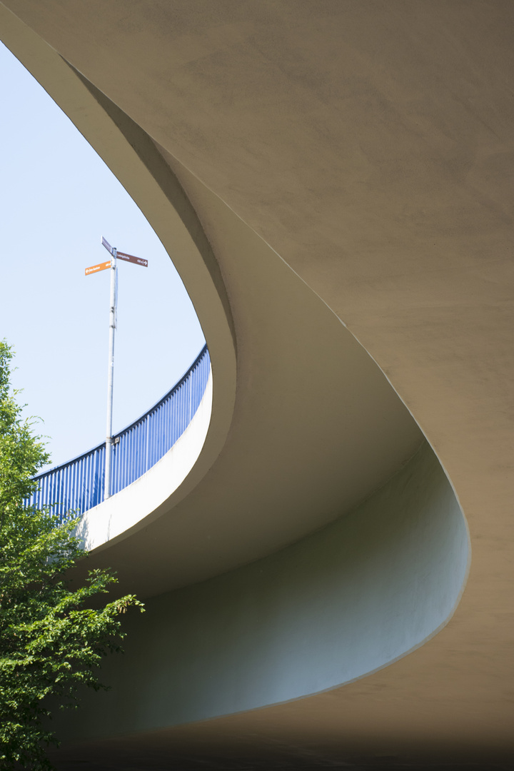 Unter der Wilhelm-Heinrich-Brücke