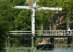 unter der Zugbrücke hindurch - Leiden/Niederlande