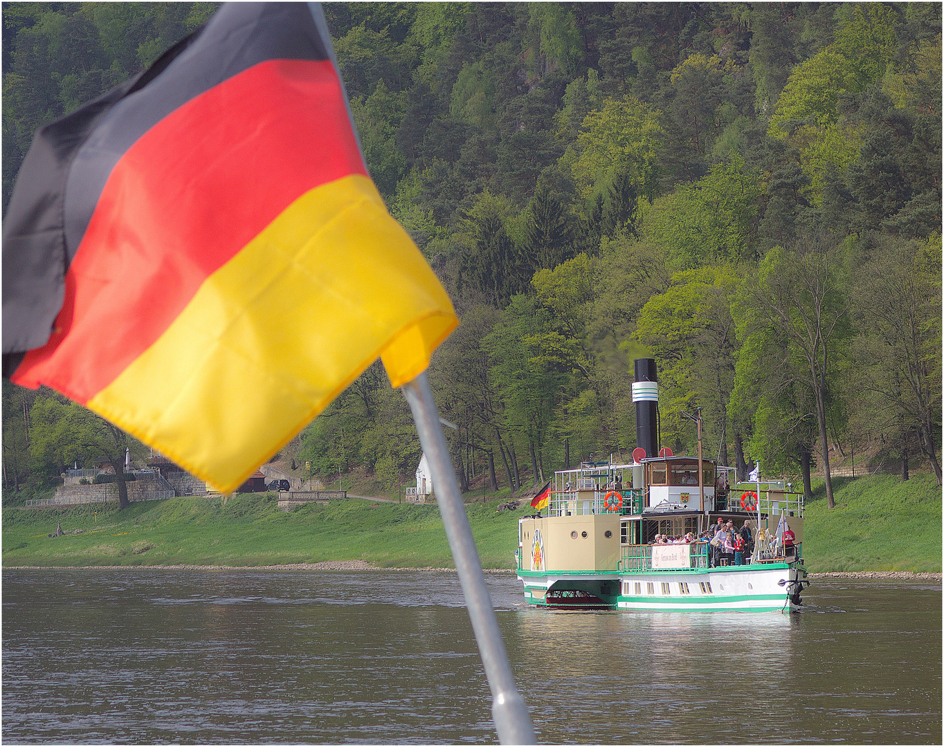 Unter deutscher Flagge