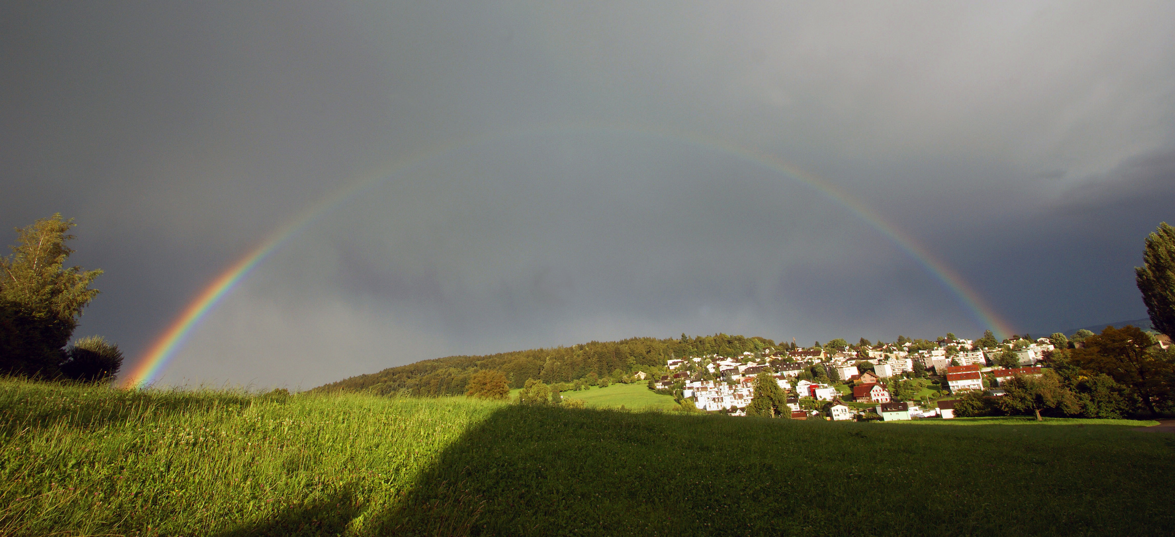 Unter einem Regenbogen